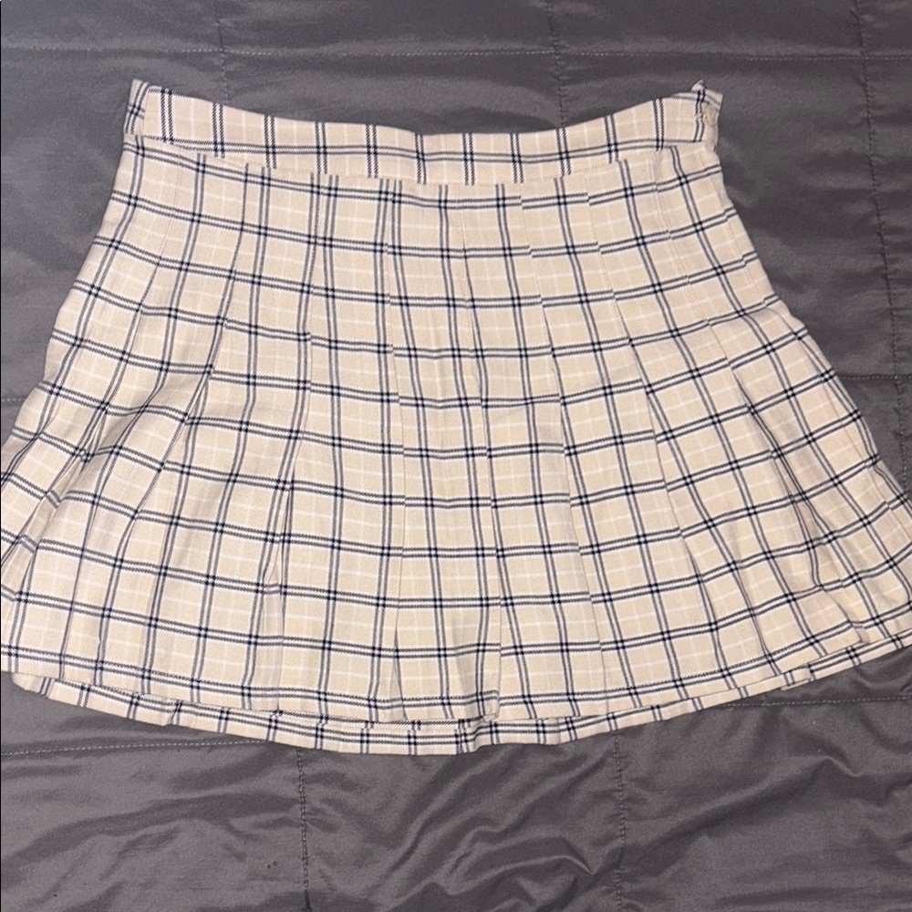 Plaid Pleated Skirt in Beige and Black